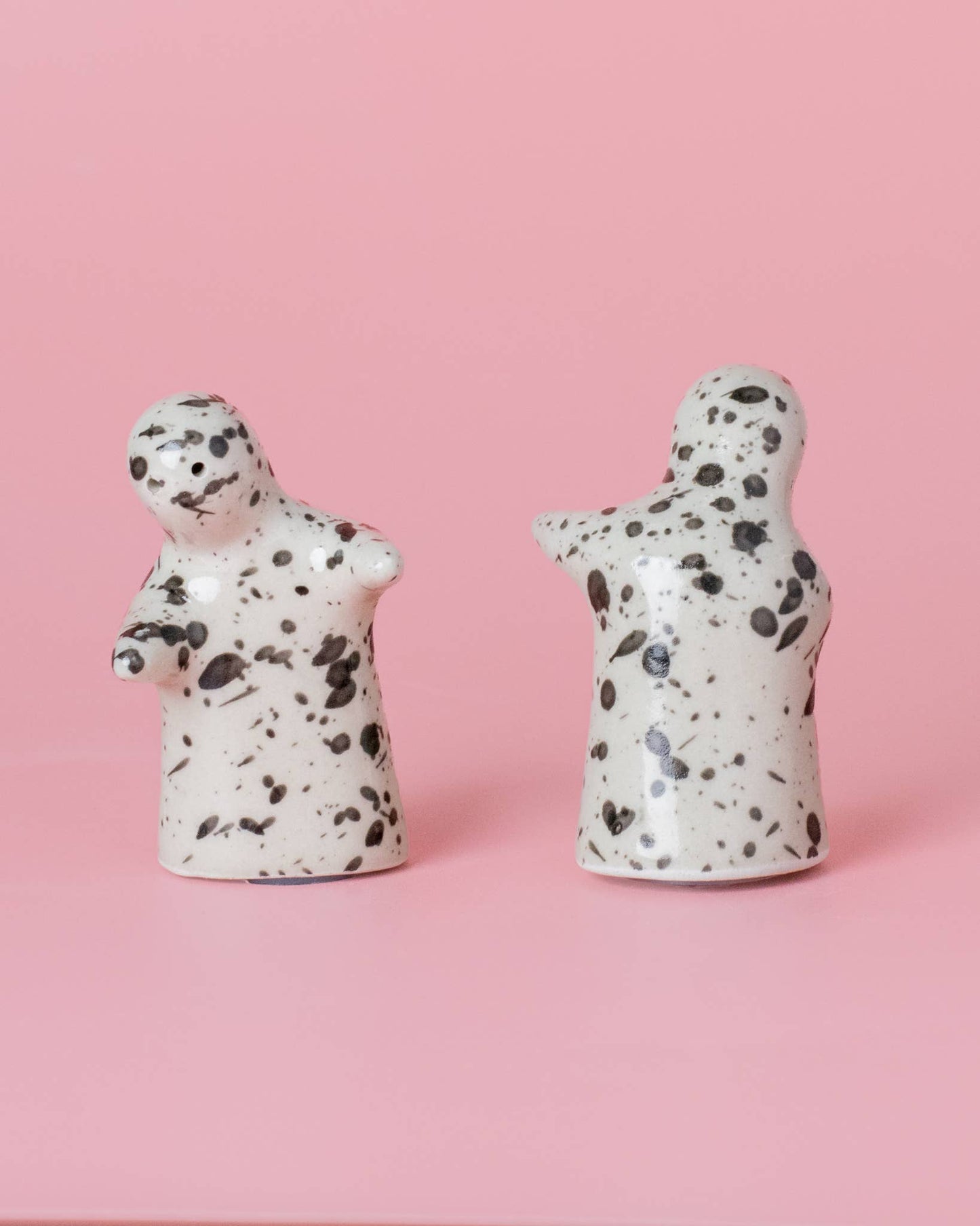 Huggie Salt and Pepper Shaker Set